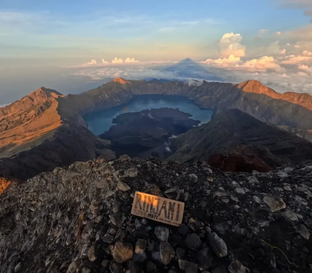 Rinjani 2D1N Summit Trek via Sembalun